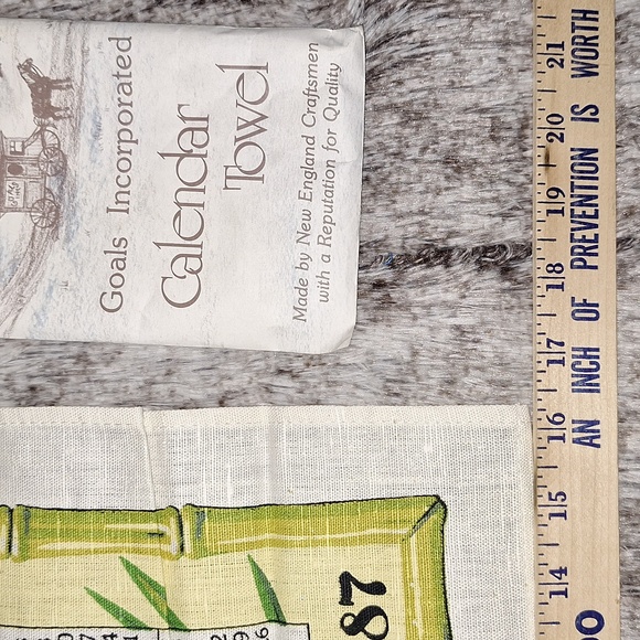 🐼 1987 cloth calendar towel wall hanging with original envelope and dowel - Picture 2 of 13